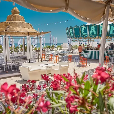 Savoy Apartment Mamaia